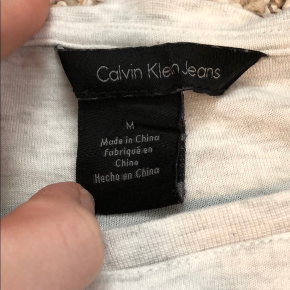 ⭐️Calvin Klein Sweater 5/25$ SALE! - Picture 2 of 3